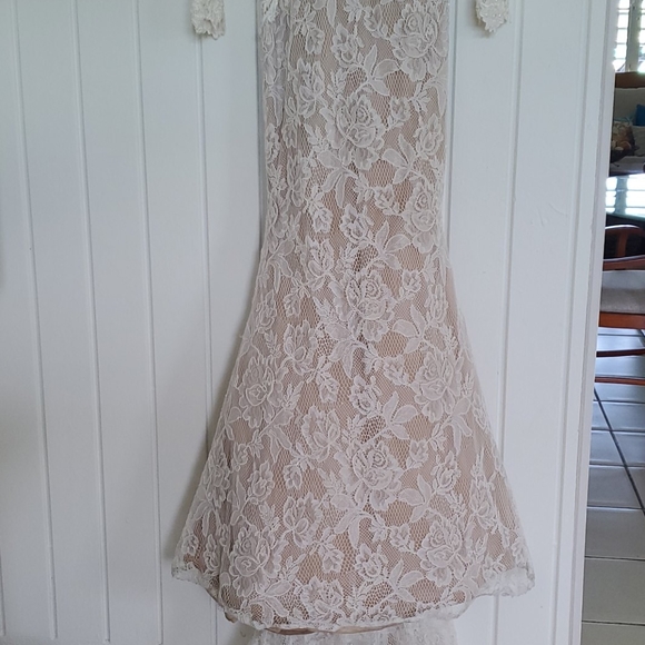 Tarik Ediz Wedding Dress sz 2 - Picture 9 of 16